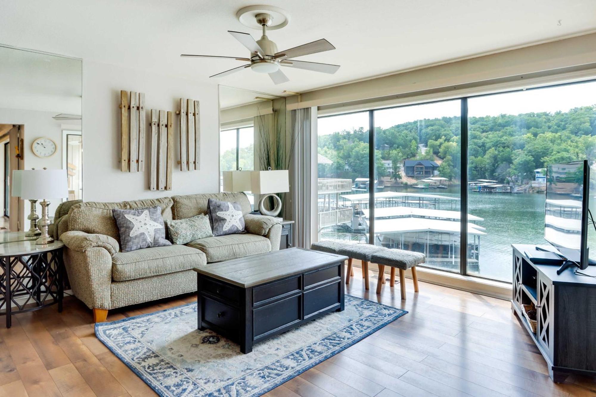 Lakefront Osage Beach Condo With Community Pool Esterno foto
