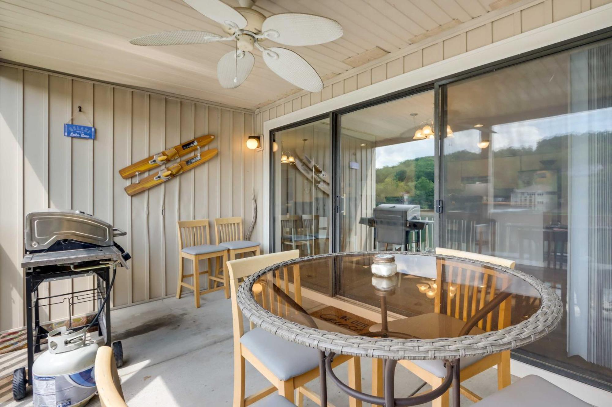 Lakefront Osage Beach Condo With Community Pool Esterno foto